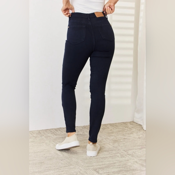 JUST IN!! JUDY BLUE Full Size Garment Dyed Tummy Control Skinny Jeans Plus Avail - Picture 7 of 9